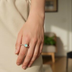 ELEGANT TURQUOISE AND SILVER RING: SZ 7